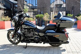 Harley Davidson Street Glide - 8