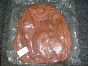 Dámsky kožený ruksak - 8