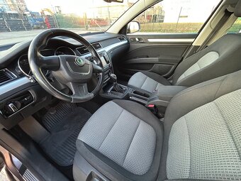 Škoda Superb Combi - 8