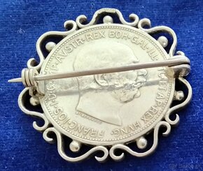 Staré strieborné šperky, prívesky, brošne - 8