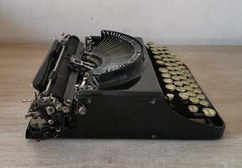 Starožitný písací stroj Remington Portable 3 z roku 1929 - 8