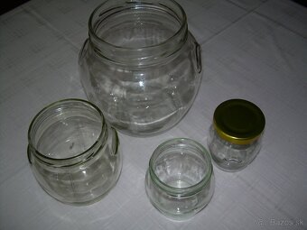 láhve 0,5l a 1lt s uzávěrem, plucky (placatky) 0,2l - 8