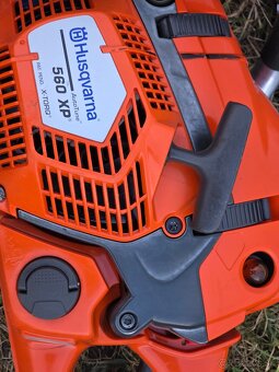 Husqvarna 560 XP motorova pila - 8