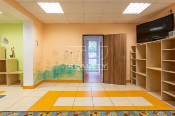 NA PREDAJ RODINNÝ DOM 270m2 V STREDE OBCE TURÁ LÚKA - 8
