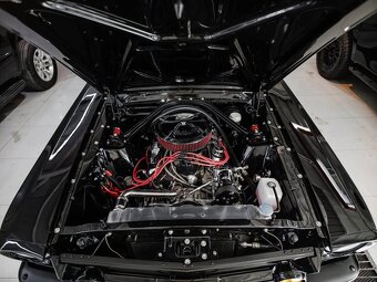 Ford mustang fastback V8 - 8