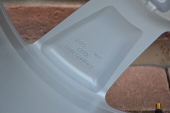 5x112 R19 Hlinikove disky Original Audi Q4 Etron - 8