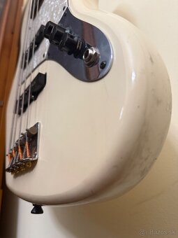 Fender Jazz Bass - 8