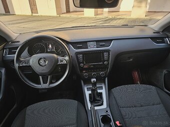 Škoda Octavia Combi 1.6 TDI M5 Ambition Navi DVD R16 Orig.KM - 8