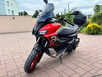 Aprilia SR GT 125 - 8