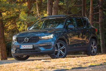 VOLVO XC40 B4 R-DESIGN AWD - 8