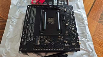 ASRock Fatal1ty AB350 Gaming-ITX/ac + AMD Ryzen 1700X - 8