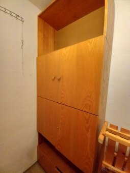 Darujem za odvoz skrine a nočné stolíky - 8