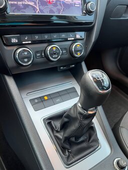 Škoda octavia combi 2.0tdi STYLE - 8
