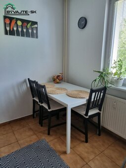 REZERVOVANÝ Útulny 2-izbový byt na Starom sídlisku v Prievi - 8