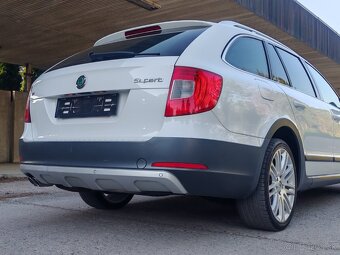 ŠKODA SUPERB 2.0 TDI COMBI 125kW DSG OUTDOOR - 8