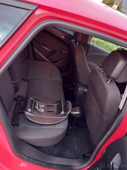 Opel Astra J 1,6 benzín 85 kw - 8