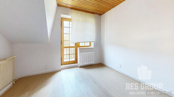 Na predaj, 8i rodinný dom 450 m2, pozemok 900 m2, Trnové, - 8