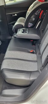 Predám peugeot 3008 1,6 benzín r.v. 2017 - 8