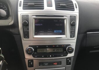 náhradné diely na: Toyota Avensis Combi 2.2 D-4D, 2.0 D-4D - 8