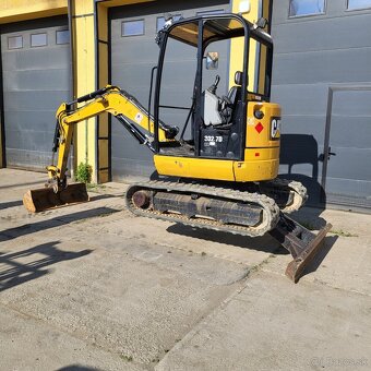 CAT 302.7D CR - 8