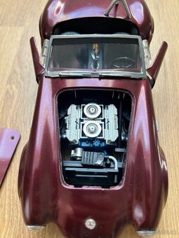 Shelby Cobra 427 1:18 Road tough - 8