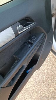 Opel Astra GTC 1.9CDTI - 8