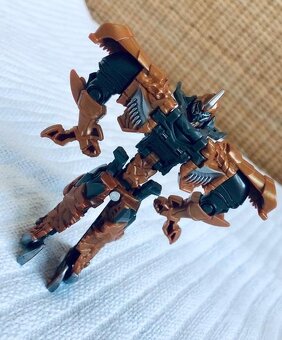 Hasbro Grimlock - transformácia v 1 kroku - 8