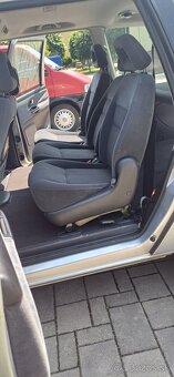 Ford Galaxy - 8
