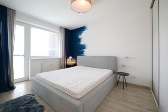 Dizajnový 2-izbový byt s loggiou v projekte Urban Residence - 8
