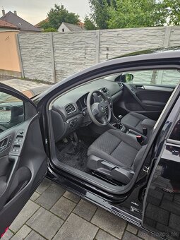 Volkswagen Golf - 8