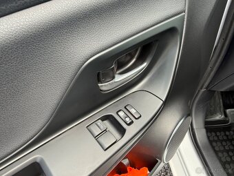 Toyota Yaris 1.5 VVT-iE Active - 8