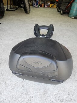Držiak a kufor givi na yamaha fz8 / Fazer - 8