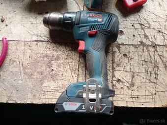 Aku vŕtačka Bosch 35€ - 8