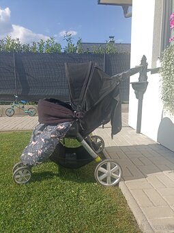 Súrodenecký kočík Britax - 8