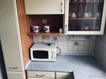 Prenájom izby v 2 izb byte Jarná, KE - 8