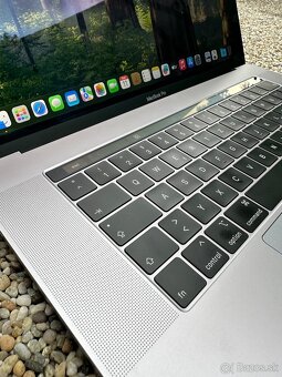 MacBook Pro 15” 2018, mouse, keyboard, sequoia - 8