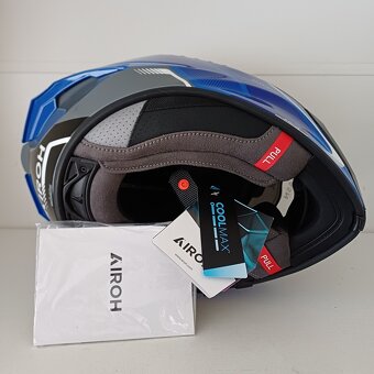 Silniční přilba Airoh Matryx Wide - 8