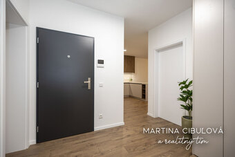 Na predaj 2 izbový štýlový zariadený byt v novostavbe v Bans - 8