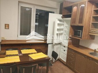 Predáme 2 izb. byt s balkónom - 8