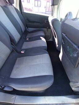 Renault Megane Scenic - 8