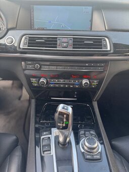 BMW 760i Individual - 8