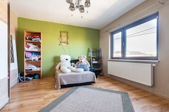 DVOJGENERAČNÝ RODINNÝ DOM S PODNIKATEĽSKÝM PRIESTOROM - 8