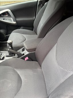 Predám Toyota RAV4 - 8