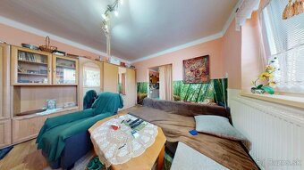 RB AUKCIA: 4-IZB. RD s veľkým pozemkom - HLOHOVEC - 8