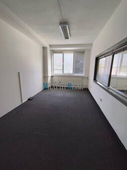 Trojkancelária - presklená v Nitre - 8