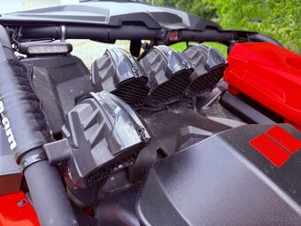 BRP CAN-AM MAVERICK X3 DS TURBO R - 8