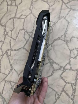 Predám tieto 2 gpu Radeon R7 260X 2gb GTX 1650 4 gb - 8