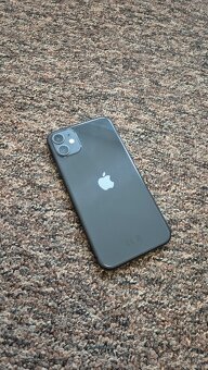 Predám Apple iPhone 11 - 8