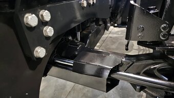 VALTRA N 121 - 8