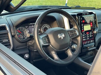 Dodge RAM Laramie 5,7 Hemi V8 - 8